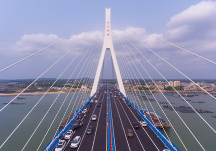 中国首座跨地震断层跨海桥梁海南海文大桥开通