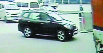 司机驾驶无牌小车撞死男童后逃逸(图)