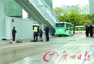 乞讨男疑遭公交碾压致死无目击者指认肇事车辆